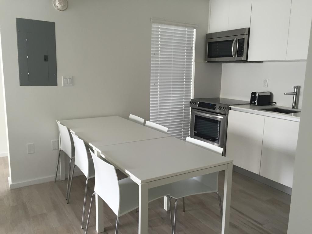 Beach Haus Key Biscayne Contemporary Apartments Экстерьер фото